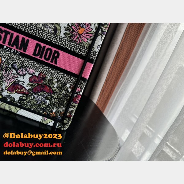 The Best Ways to Buy Replica CD Book Tote Dior Bags