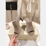 Classic leather heels with precious details