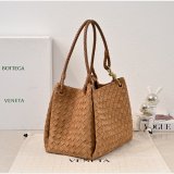 Bottega Veneta Intrecciato Parachute Large handbag suede