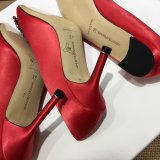 Top Manolo Blahnik HANGISI Satin Jewel Buckle Pumps