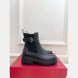 VALENTINO GARAVANI Rockstud BOOTS